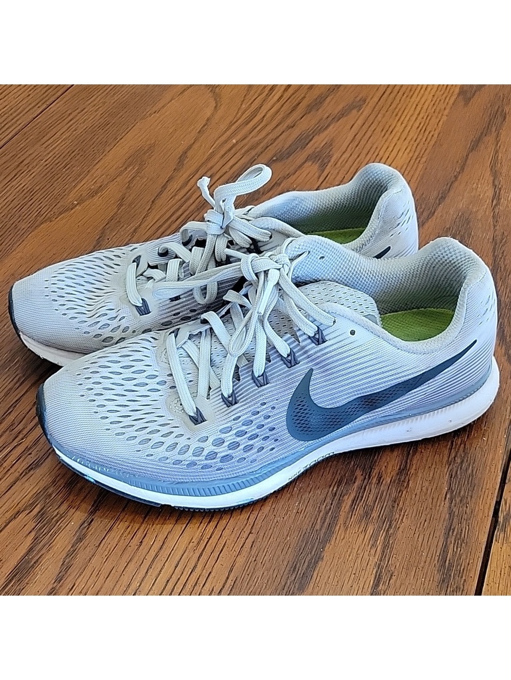 Nike Women's Lightweight Sport Shoes Size 8 Purple and Gray